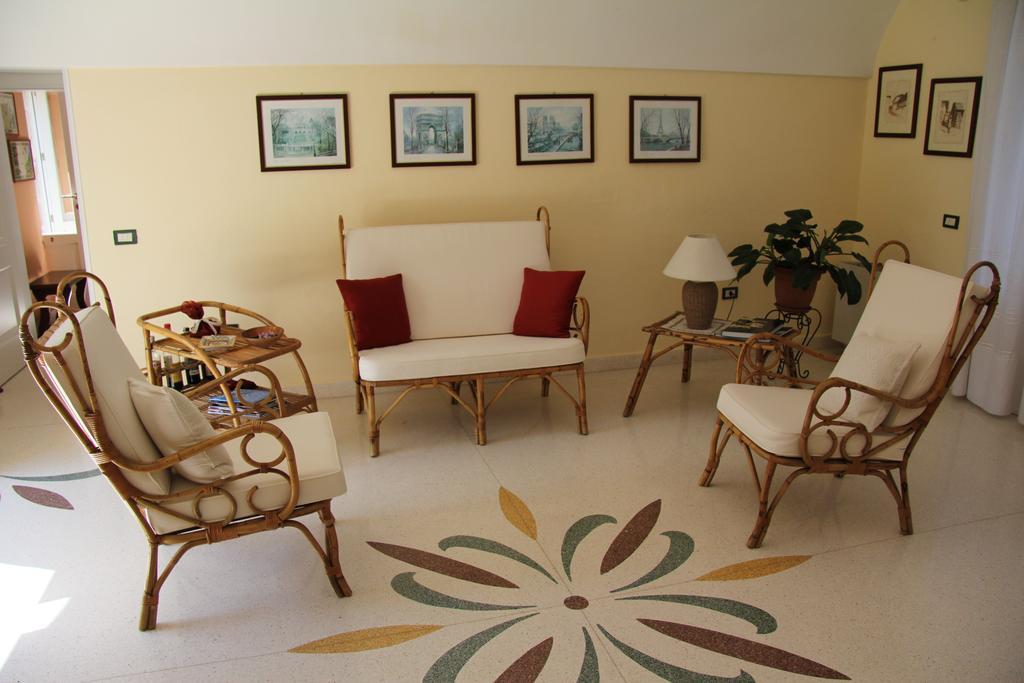 Parco Degli Aranci Bed and Breakfast Cutrofiano Esterno foto